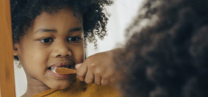 ¿Cómo lograr que cepillarse los dientes sea un hábito para tu hijo?