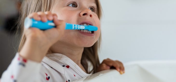 Pautas para cepillar bien los dientes de los bebés